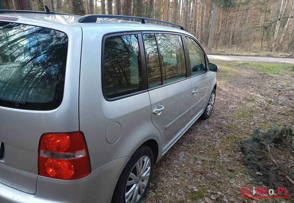 2005' Volkswagen Touran photo #5