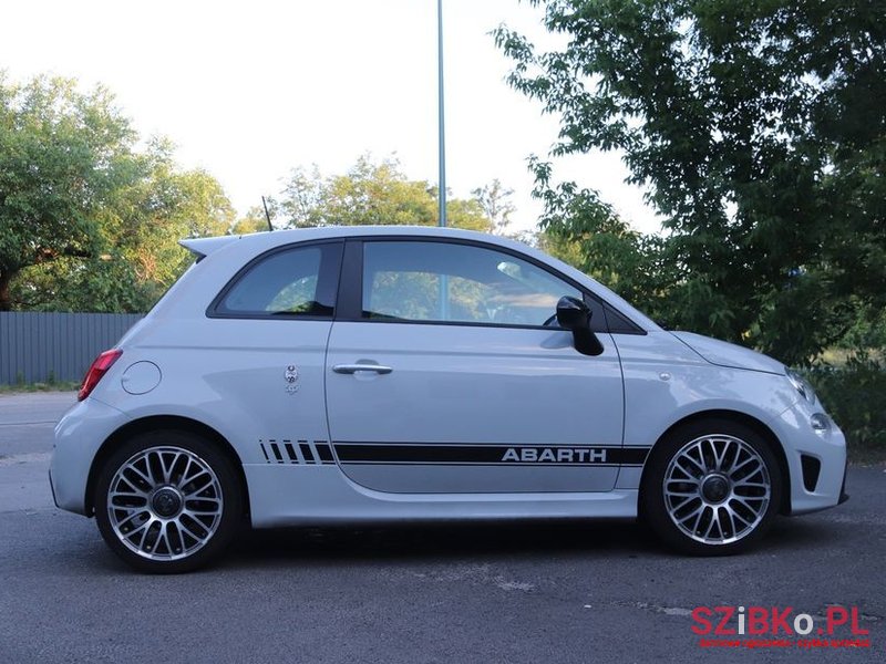 2019' Abarth 595 photo #3