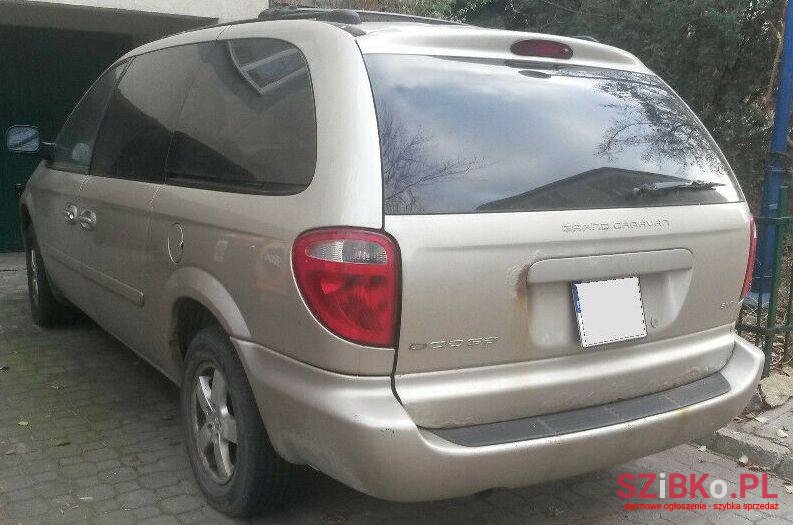 2005' Dodge Grand Caravan photo #1