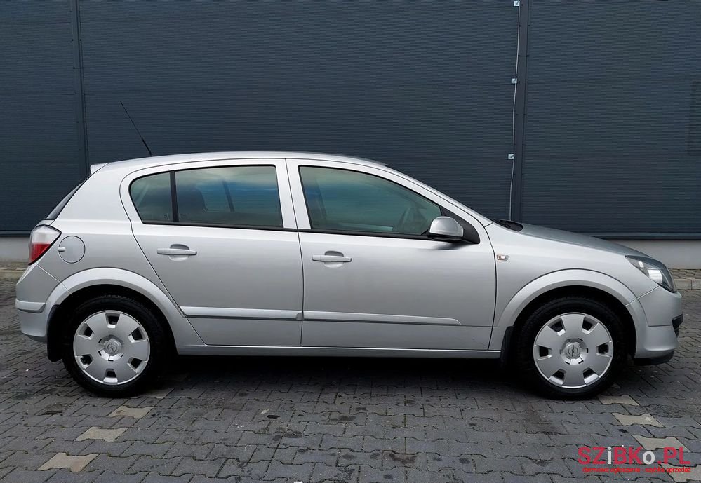 2006' Opel Astra photo #5
