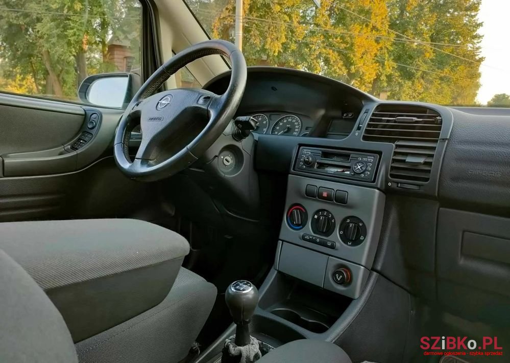 2003' Opel Zafira 2.0 Dti Comfort photo #6
