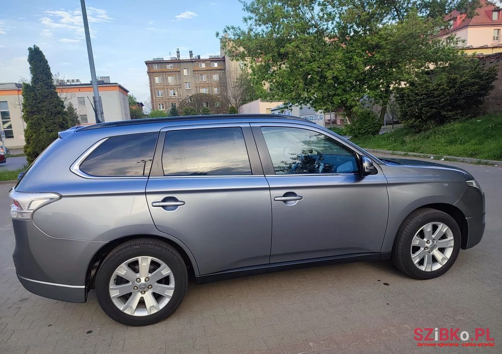 2013' Mitsubishi Outlander photo #5