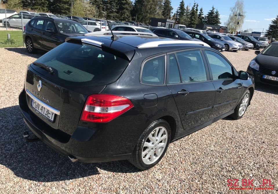 2010' Renault Laguna photo #5