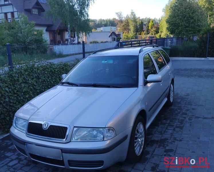 2002' Skoda Octavia 1.6 Classic photo #2