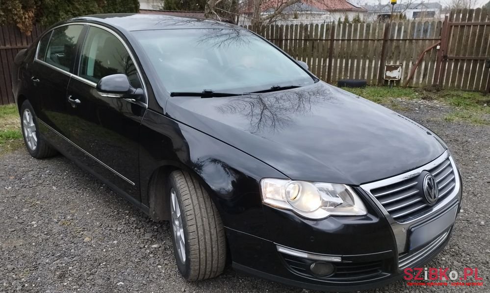 2008' Volkswagen Passat photo #2