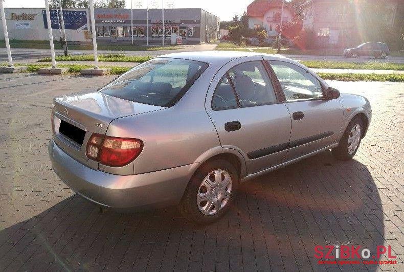 2005' Nissan Almera photo #1