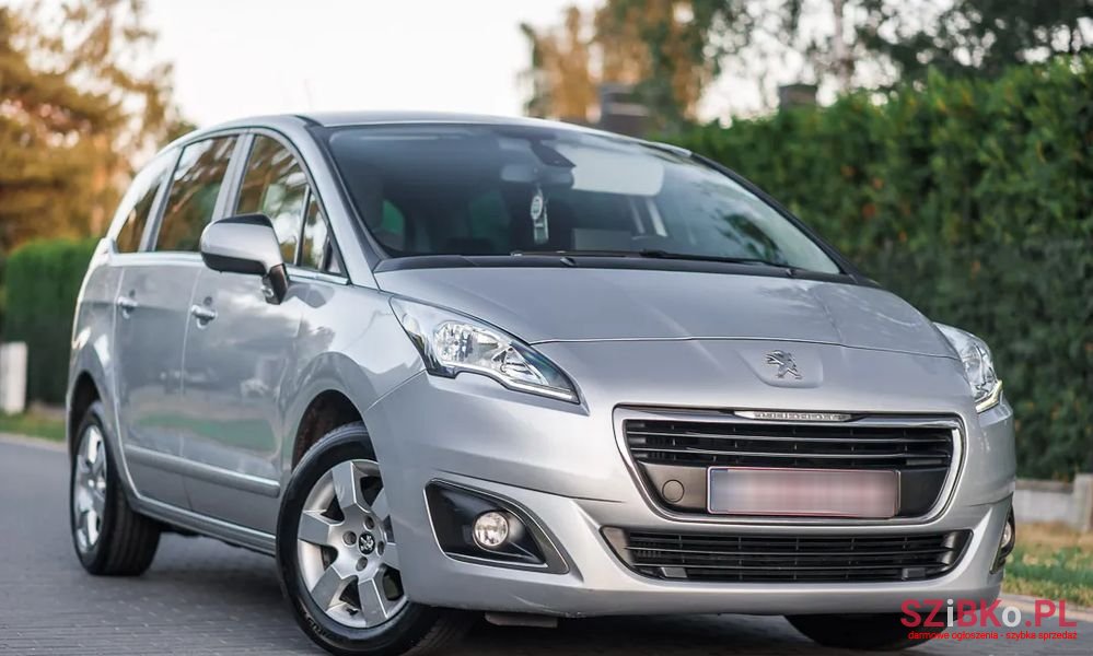 2016' Peugeot 5008 photo #1