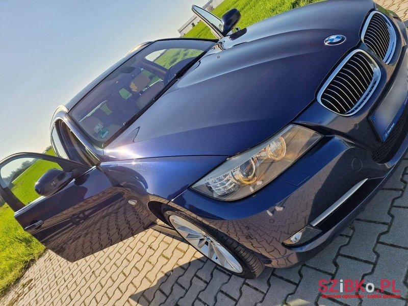 2011' BMW 3 Series photo #6