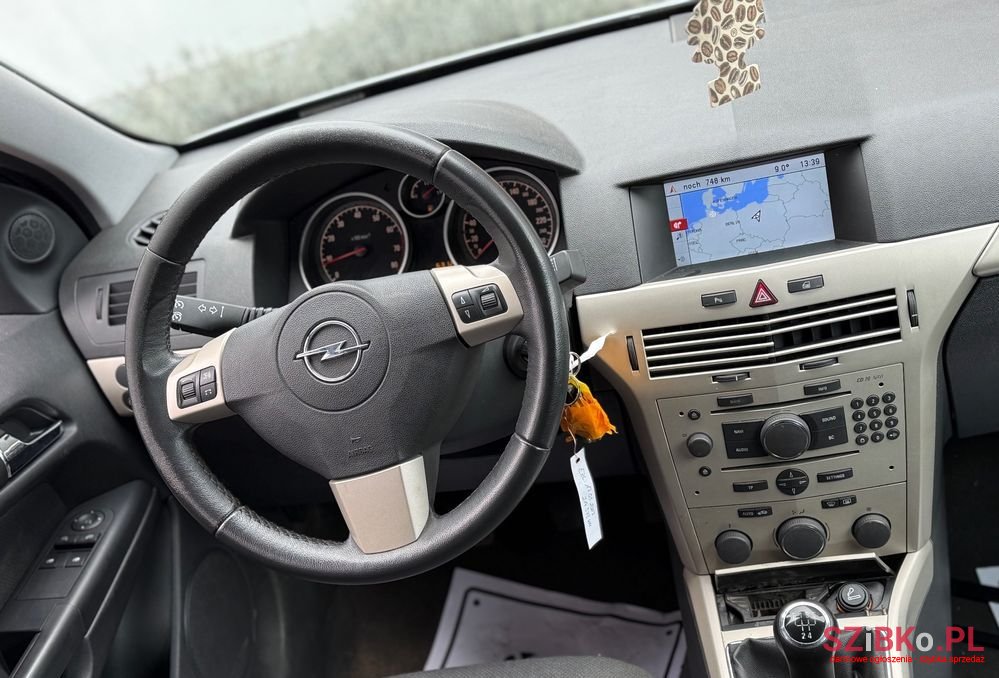 2008' Opel Astra photo #6