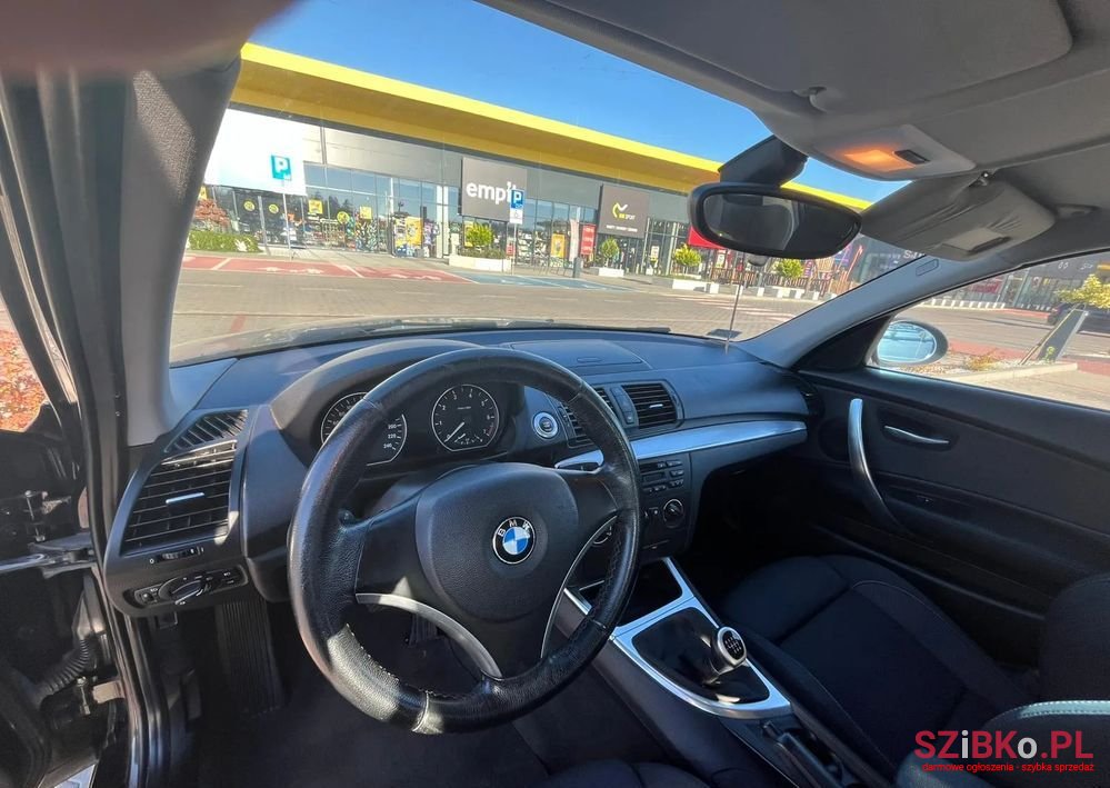 2008' BMW 1 Series 116I photo #6