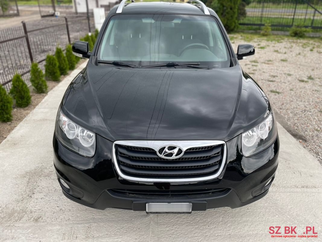 2011' Hyundai Santa Fe photo #2
