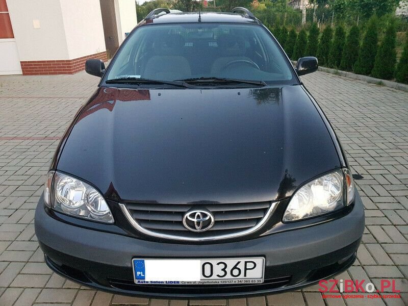 2002' Toyota Avensis photo #3