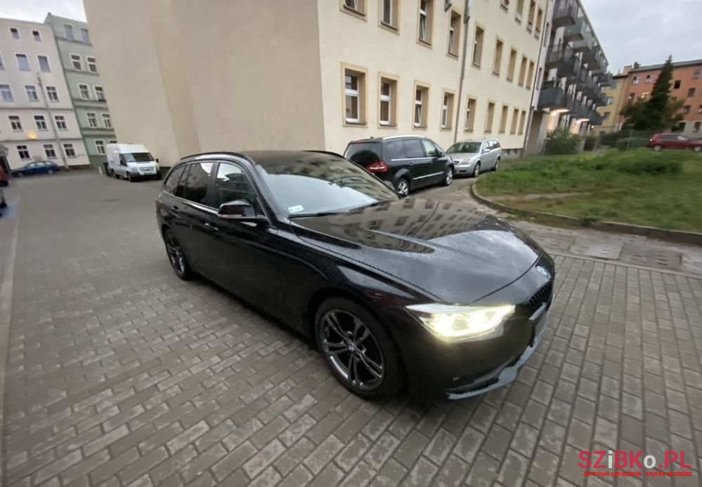 2018' BMW 3 Series 318D photo #5