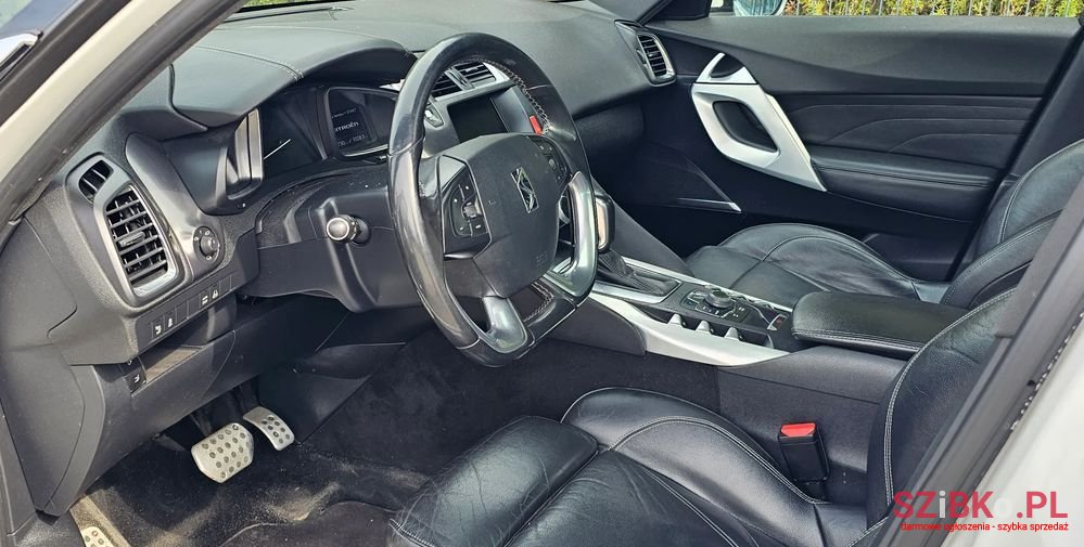 2012' Citroen DS5 photo #6