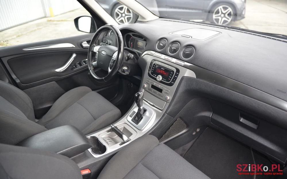 2009' Ford Galaxy photo #4