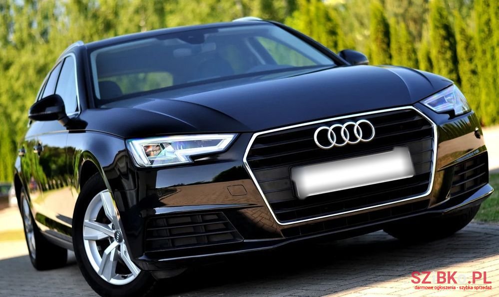 2019' Audi A4 Avant photo #1