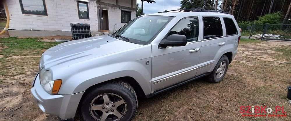 2005' Jeep Grand Cherokee photo #1