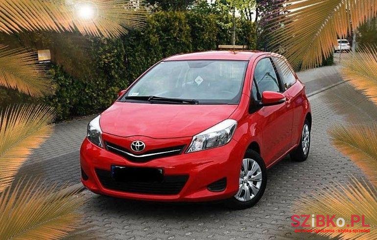 2013' Toyota Yaris photo #1