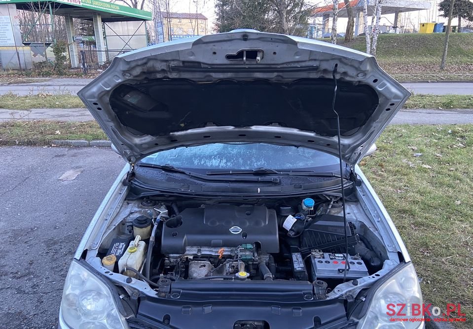 2002' Nissan Primera photo #2