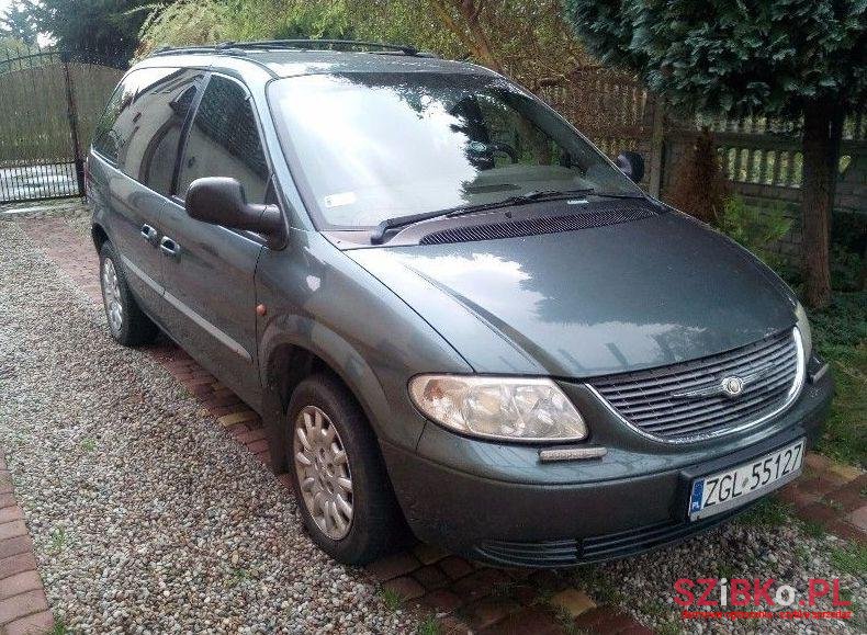 2002' Chrysler Vojager photo #2