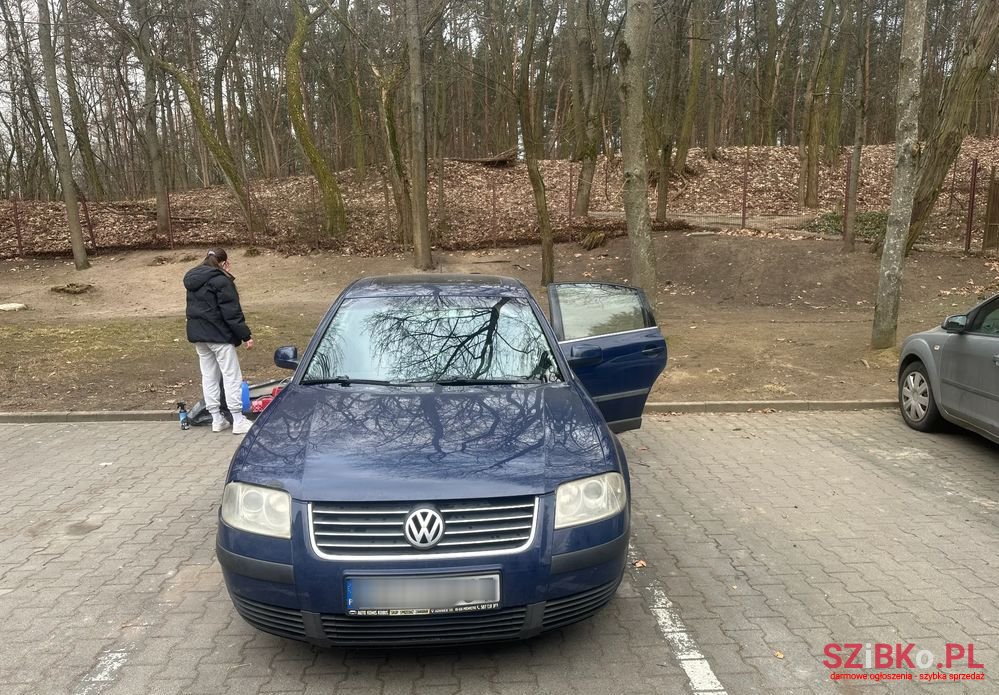 2001' Volkswagen Passat photo #4