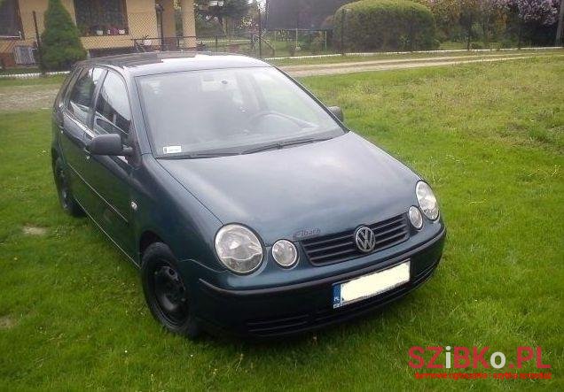 2002' Volkswagen Polo photo #1