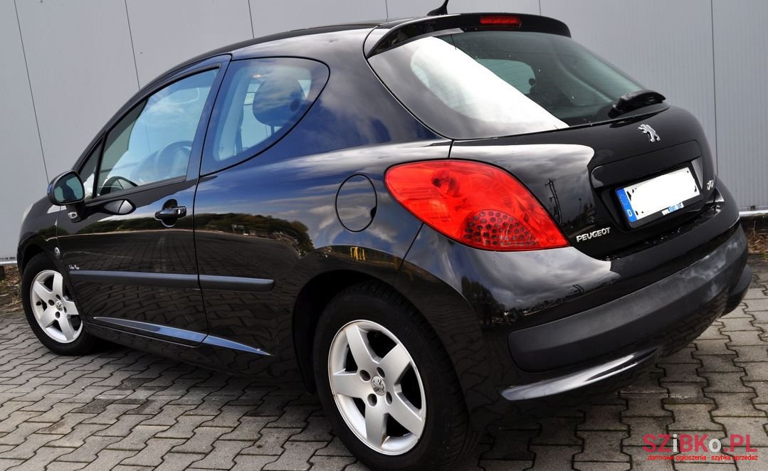 2009' Peugeot 207 photo #5