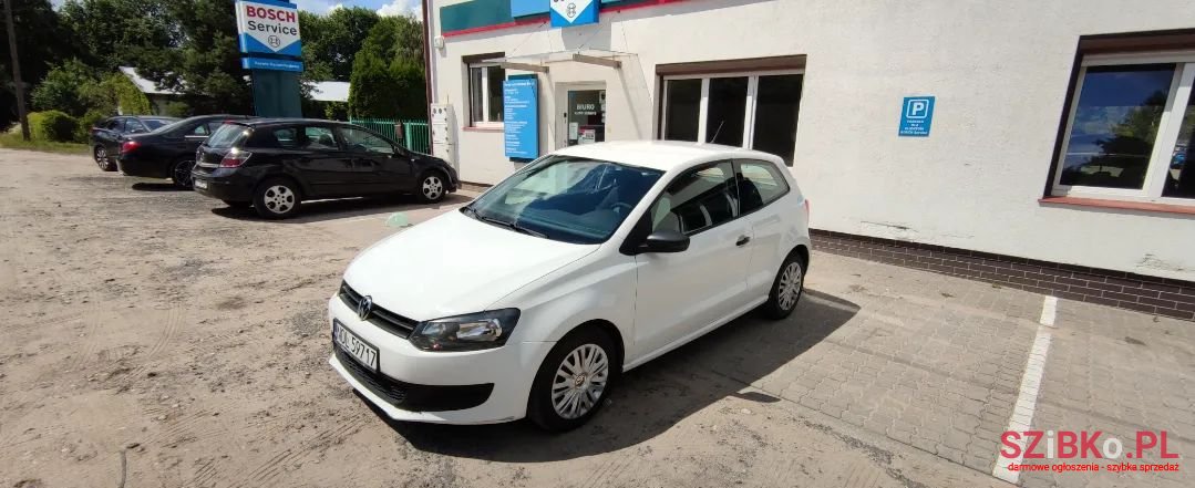 2011' Volkswagen Polo photo #1