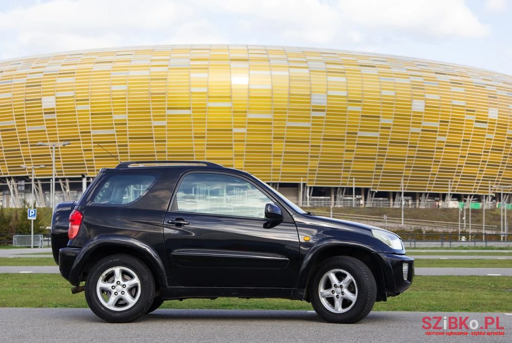 2002' Toyota RAV4 photo #1