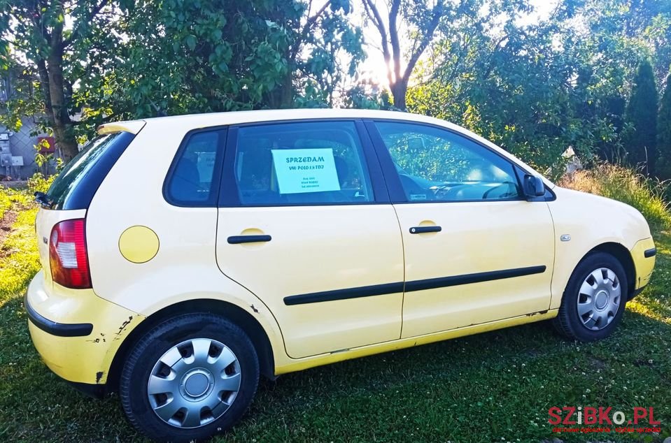 2002' Volkswagen Polo photo #4