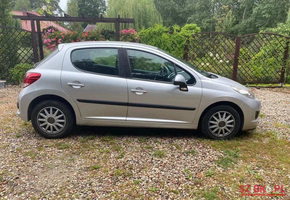 2009' Peugeot 207 1.4 Trendy photo #4