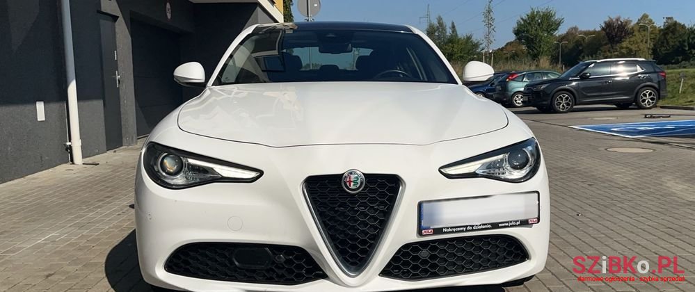 2021' Alfa Romeo Giulia photo #2