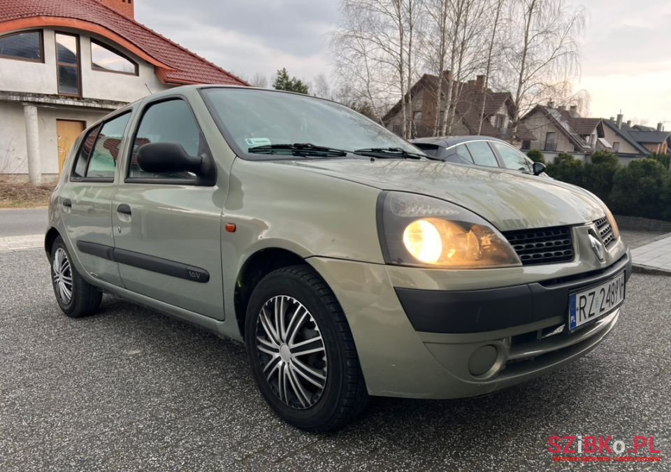 2002' Renault Clio photo #5