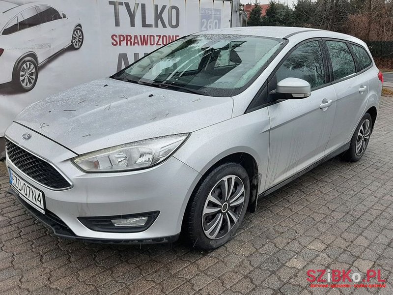 2015' Ford Focus photo #2