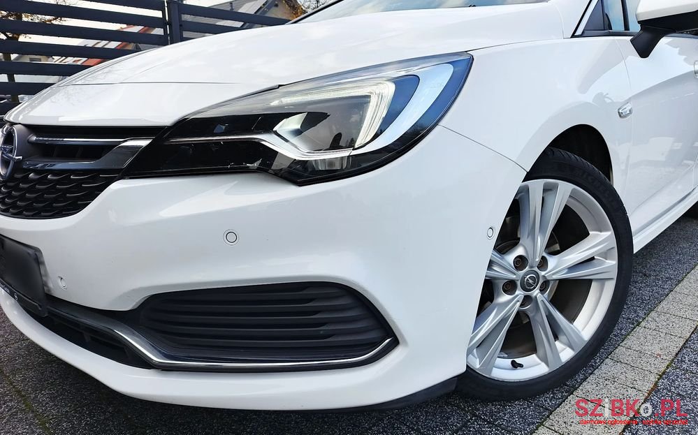 2017' Opel Astra photo #6