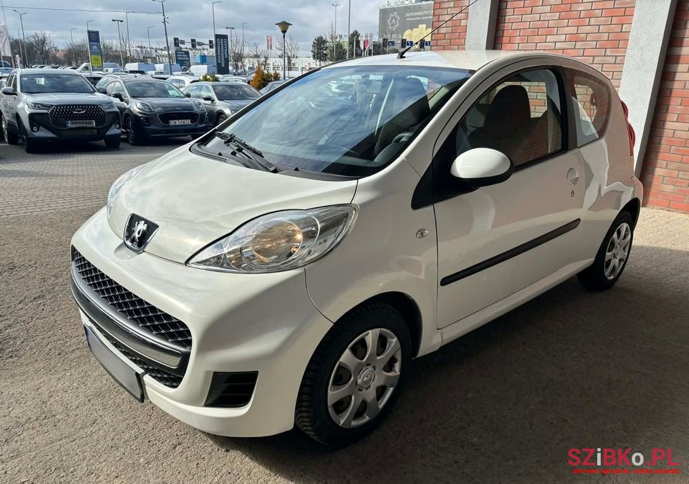 2009' Peugeot 107 70 Filou photo #2