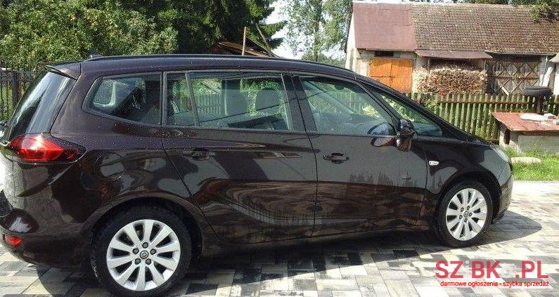2015' Opel Zafira photo #1