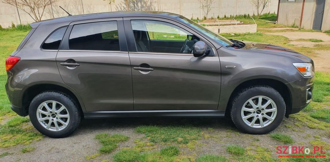 2014' Mitsubishi ASX photo #3