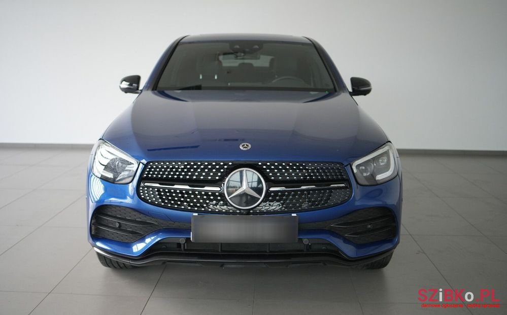 2023' Mercedes-Benz GLC photo #2