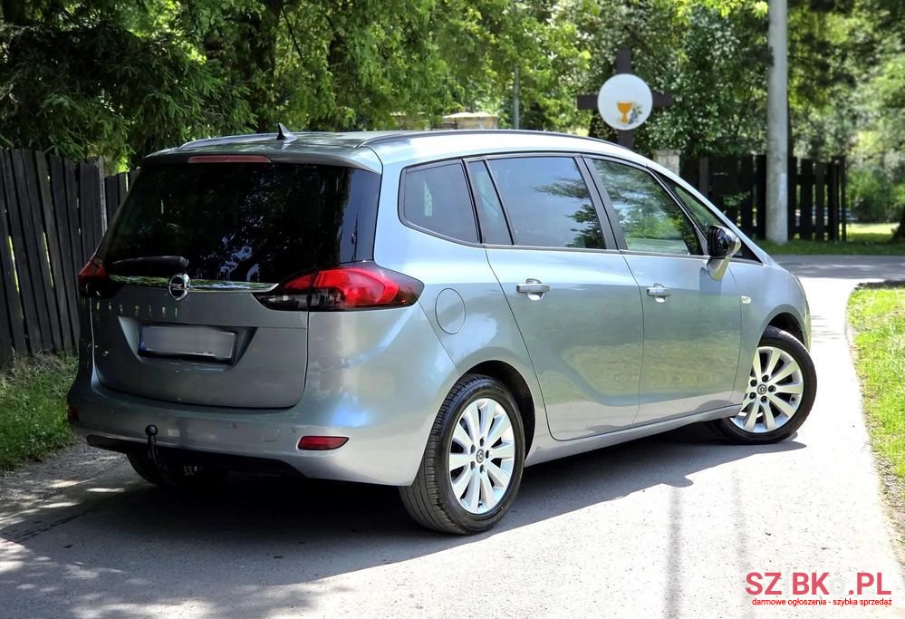 2012' Opel Zafira 1.4 T Cosmo photo #3