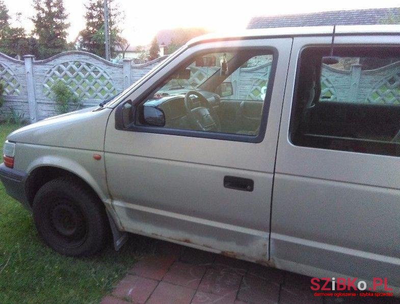 1994' Chrysler Voyager photo #2