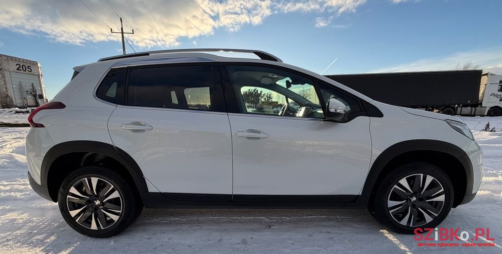 2018' Peugeot 2008 Puretech 110 photo #5