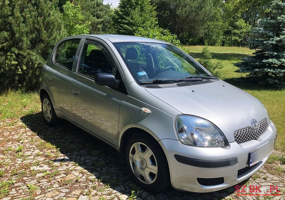 2004' Toyota Yaris photo #2