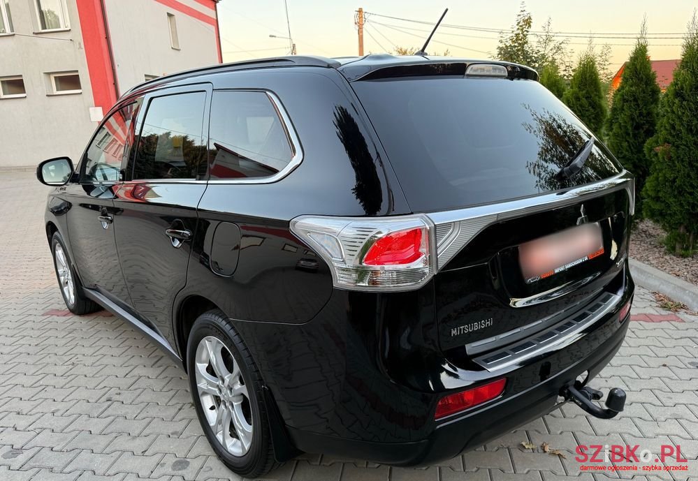 2012' Mitsubishi Outlander photo #6