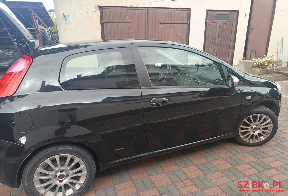 2009' Fiat Grande Punto photo #2