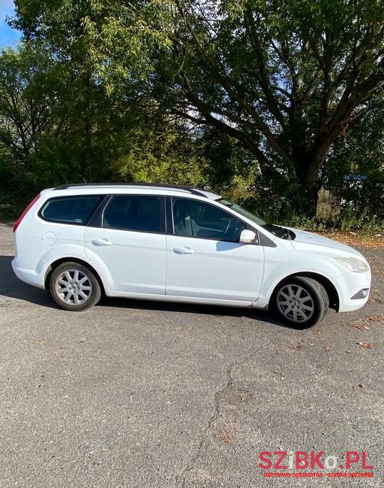 2010' Ford Focus photo #2