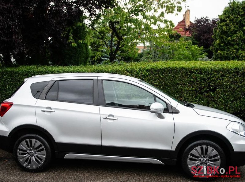 2015' Suzuki SX4 S-Cross photo #4