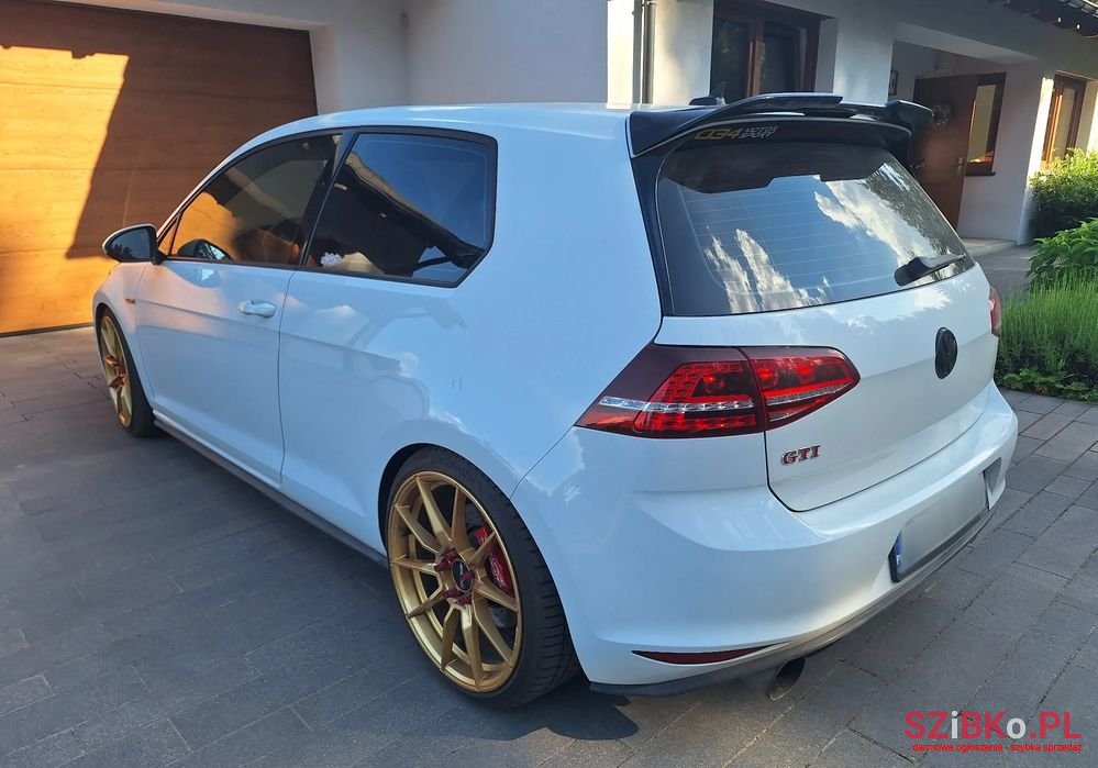 2015' Volkswagen Golf photo #3