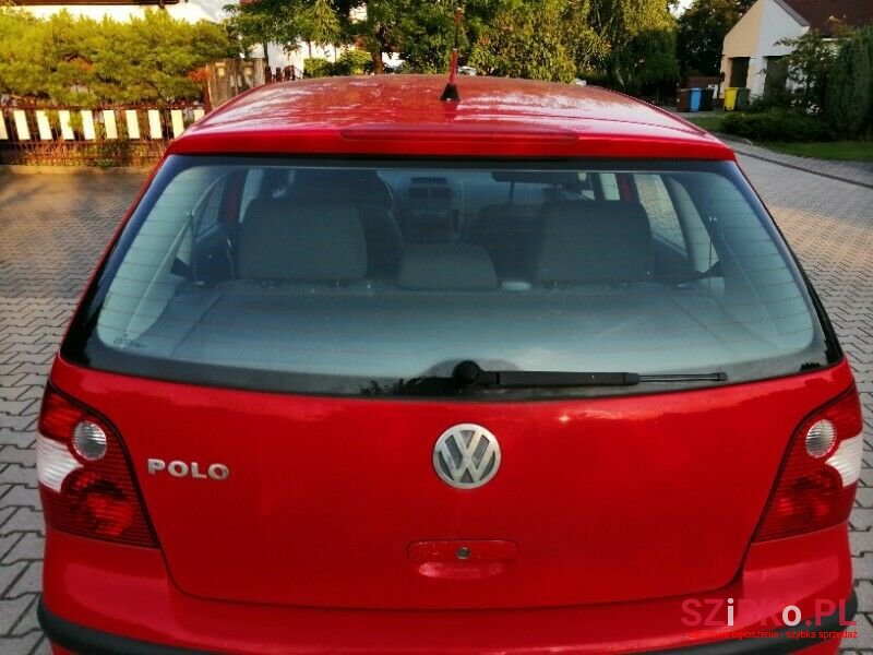 2004' Volkswagen Polo photo #4