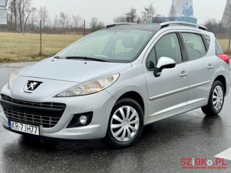 2011' Peugeot 207 Sw photo #1